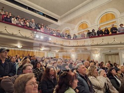 Снимка: Драматичен театър „Борис Луканов“ – Ловеч