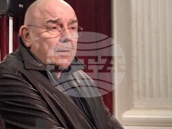 Снимка: Драматичен театър „Борис Луканов“ – Ловеч