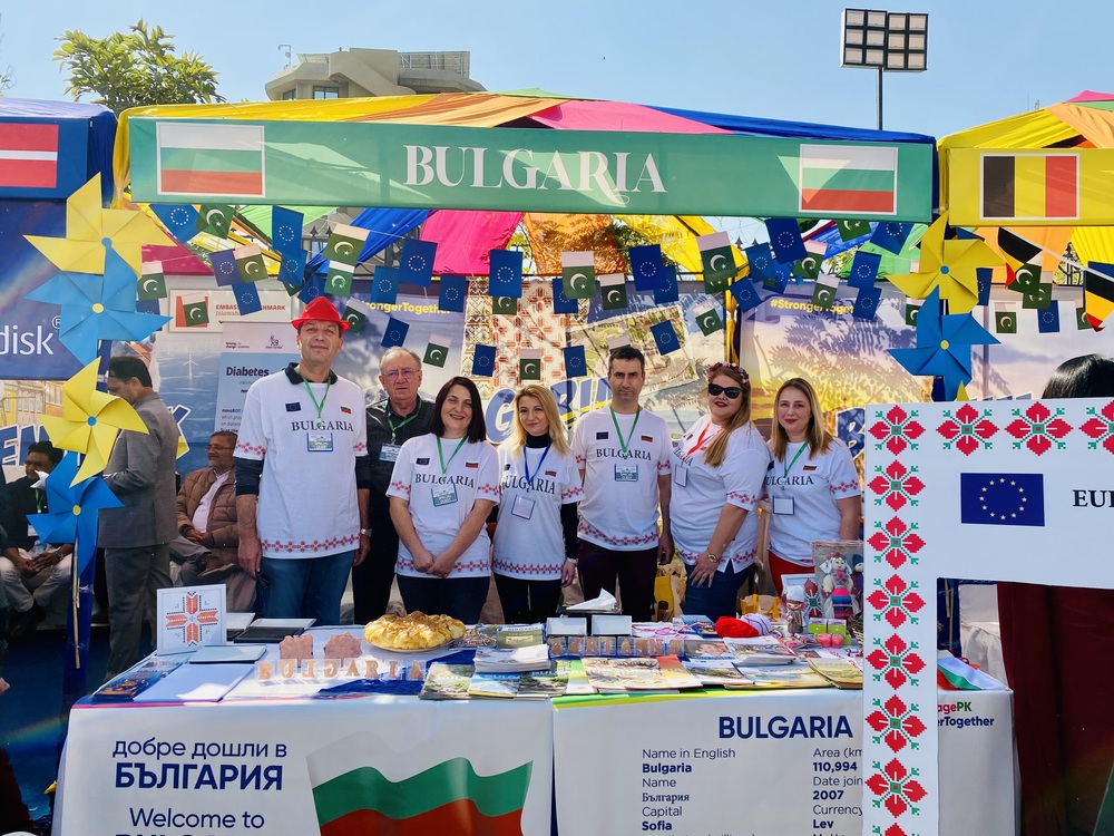 Българското посолство в Исламабад представи народните традиции на фестивала в пакистанската столица