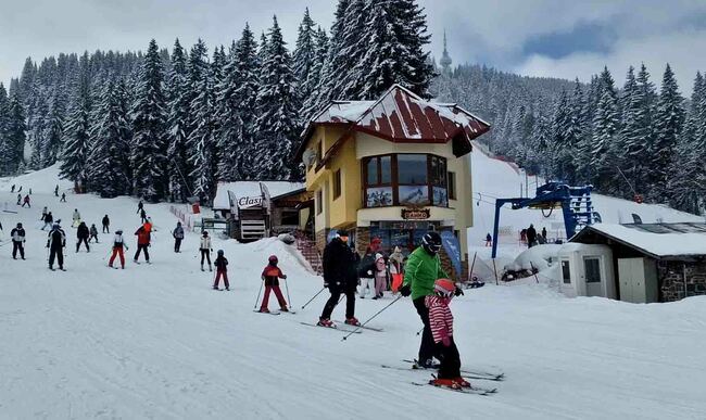 Община Чепеларе започна издаването на карти за безплатен достъп на ученици до ски пистите в Пампорово