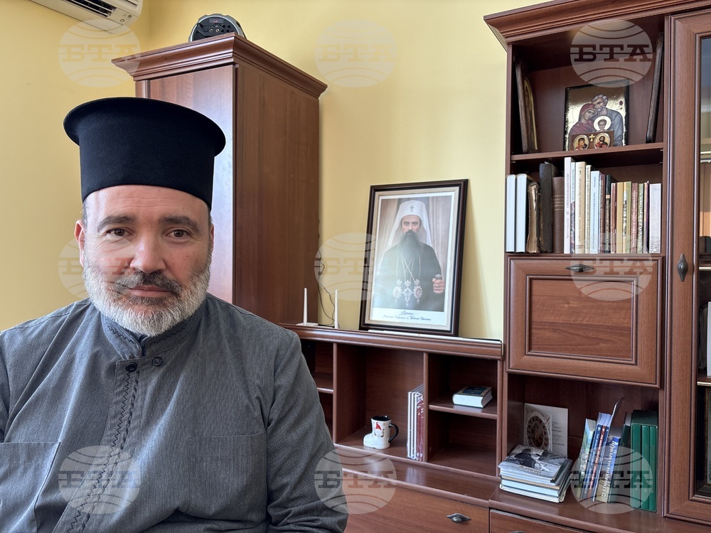 Дълбок духовен смисъл имат ритуалите, които се спазват на Задушница, казва отец Михаил 