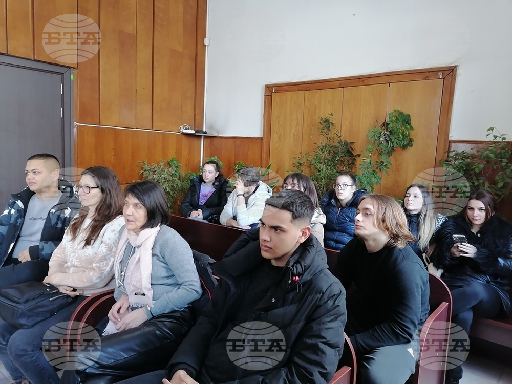 Ученици посетиха Районен съд – Враца и се запознаха с основните човешки права и свободи