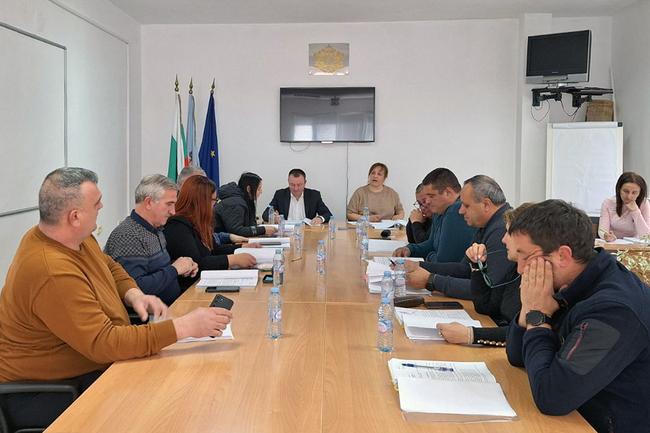 Общинският съвет в Баните гласува откриването на нови работни места във всяко кметство в общината