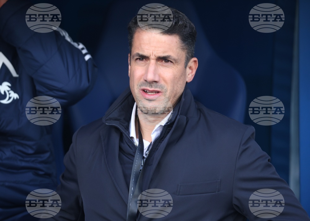 Хулио Веласкес: "Играчите на Левски ми казаха, че през второто полувреме теренът е бил замръзнал"