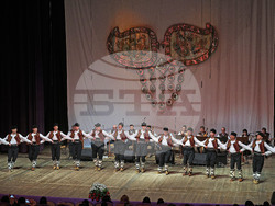 Варна - ВСУ „Черноризец Храбър” - концерт-спектакъл „Стъпяй, пристъпяй”