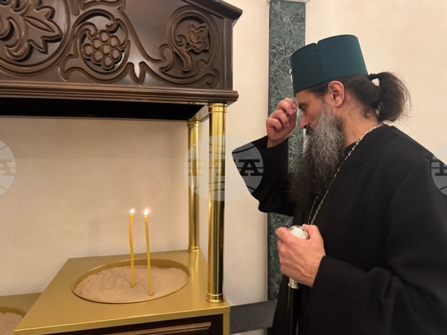Патриарх Даниил запали първата свещ в новия български храм „Свети Йоан Рилски“ в Лондон