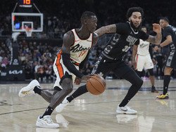 Pistons Spurs Basketballl