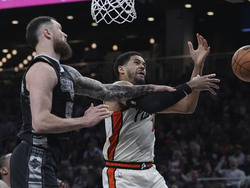 Pistons Spurs Basketballl