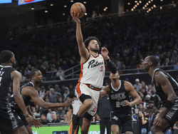 Pistons Spurs Basketball