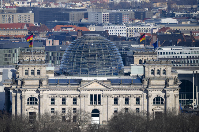 Високопоставен член на Бундестага предвижда роля на германските войски в мирния процес в Украйна 