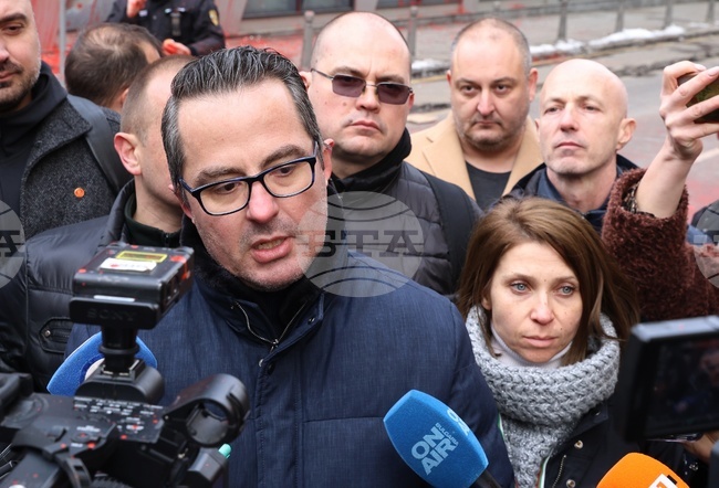 One MP from Vazrazhdane Detained, Another Two Taken to Hospital During Anti-euro Protest