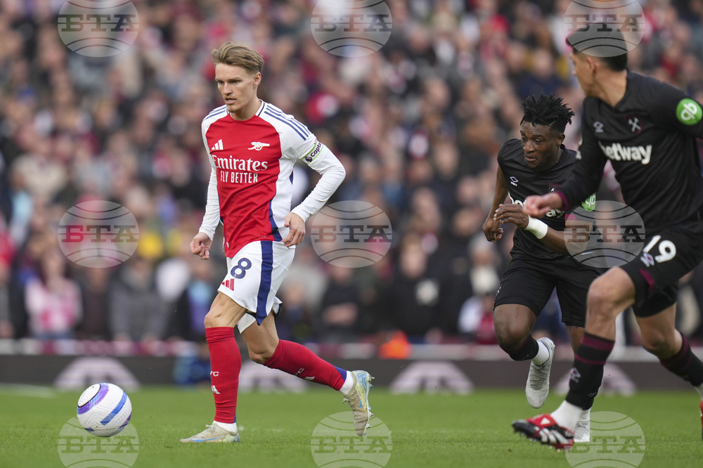 Капитанът Мартин Йодегор заяви, че Арсенал "трябва да продължи" след загубата на Уест Хям