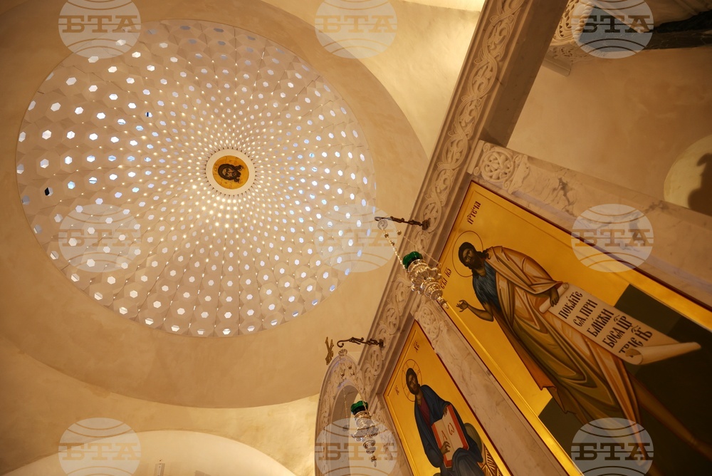 Великобритания - храм „Свети Йоан Рилски” - Възкресна вечерня