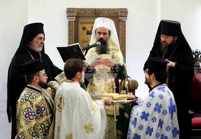 Великобритания - храм „Свети Йоан Рилски” - патриарх Даниил - Възкресна вечерня