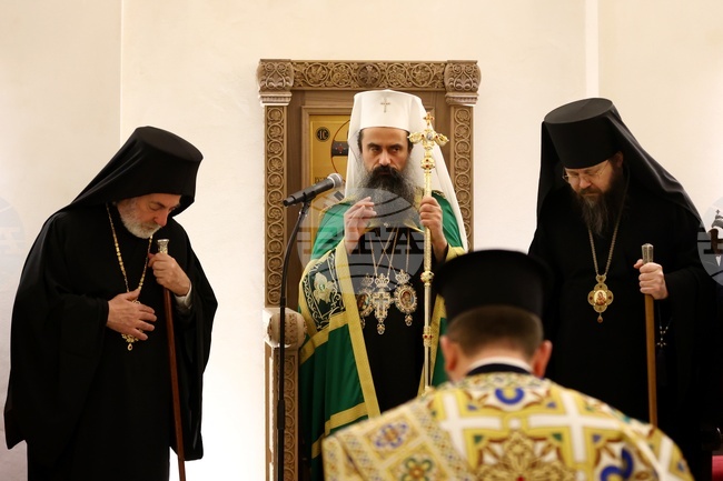 Велико събитие – да се събира народът Божий заедно да прославя Бога, каза патриарх Даниил от храма "Св. Йоан Рилски" в Лондон