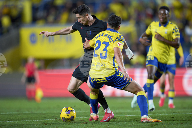 Лас Палмас измъкна точка срещу Алавес след два късни гола в испанската Ла Лига