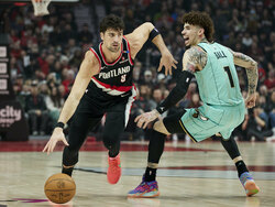 Hornets Trail Blazers Basketball