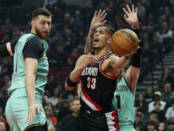 Hornets Trail Blazers Basketball