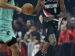 Hornets Trail Blazers Basketball