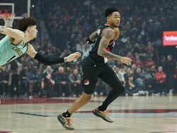 Hornets Trail Blazers Basketball