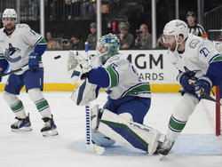 Canucks Golden Knights Hockey