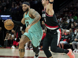 Hornets Trail Blazers Basketball