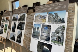 Казанлък - изложба - мегалити