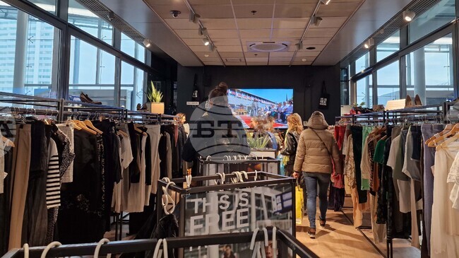 Онлайн продажбите на продукти и услуги в страната растат по прогнозни данни с 15 на сто през 2025 г. на годишна база, сочи проучване 