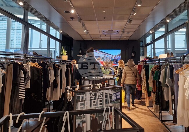 Онлайн продажбите на продукти и услуги в страната растат по прогнозни данни с 15 на сто през 2025 г. на годишна база, сочи проучване 