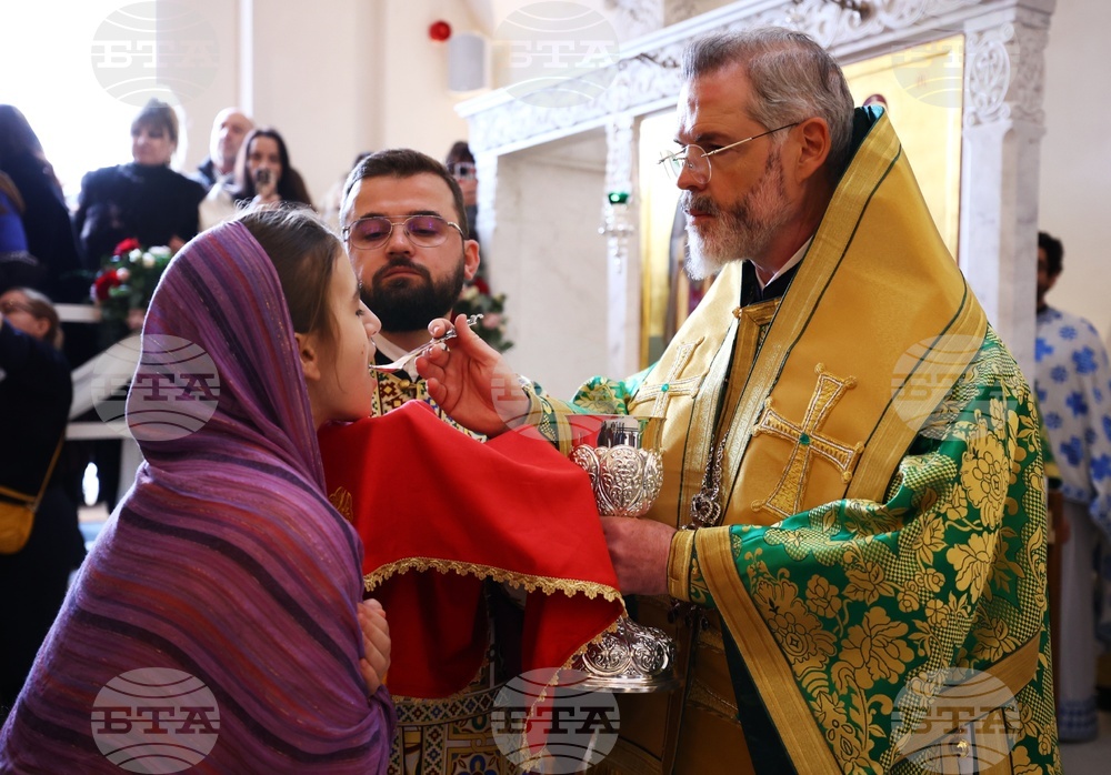 Великобритания - храм „Свети Йоан Рилски” - патриарх Даниил - света Божествена литургия