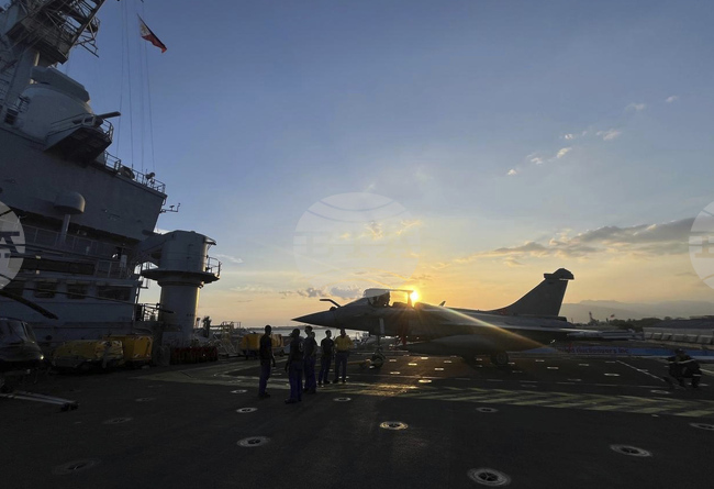 Френският самолетоносач „Шарл де Гол“ започват мисия в Северния Атлантик и Балтийско море