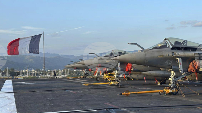 Дронът, чийто сигнал бе заглушен близо до френски самолетоносач в Швеция, "вероятно е руски", каза шведският министър на отбраната