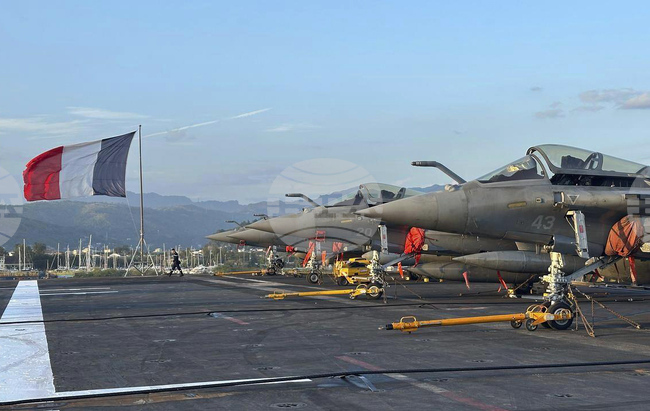 Дронът, чийто сигнал бе заглушен близо до френски самолетоносач в Швеция, "вероятно е руски", каза шведският министър на отбраната