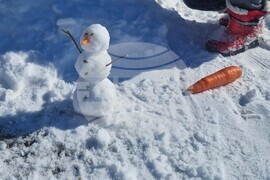 Търговище - зимен празник - състезание за най-висок снежен човек