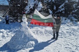 Търговище - зимен празник - състезание за най-висок снежен човек