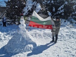 Търговище - зимен празник - състезание за най-висок снежен човек