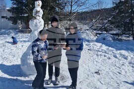 Търговище - зимен празник - състезание за най-висок снежен човек