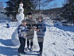Търговище - зимен празник - състезание за най-висок снежен човек