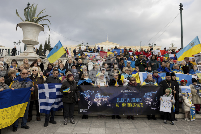 Гърция призова за "траен мир" на третата годишнина от руската инвазия в Украйна