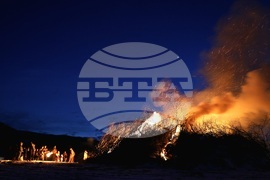 Село Лозен - месни заговезни - огън