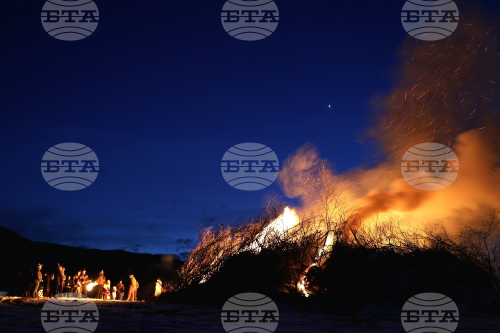 Село Лозен - месни заговезни - огън