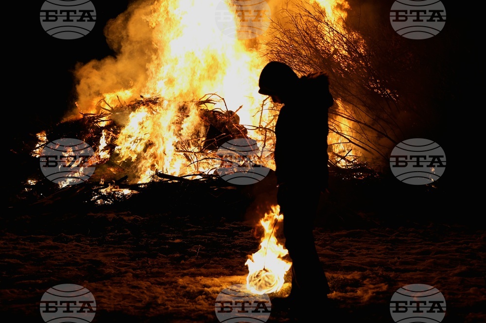 Село Лозен - месни заговезни - огън