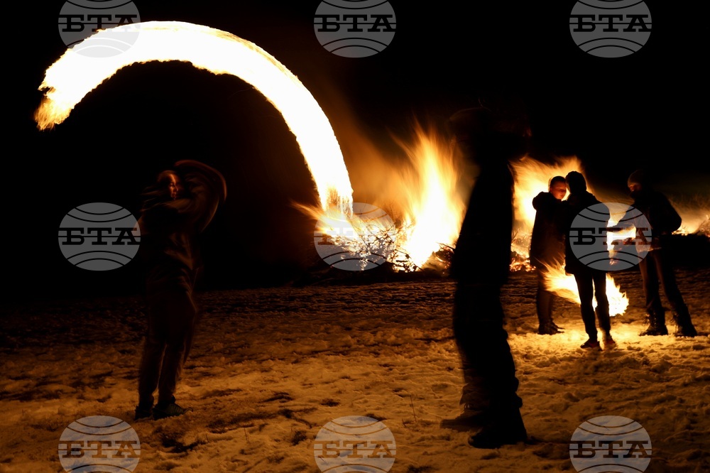 Село Лозен - месни заговезни - огън