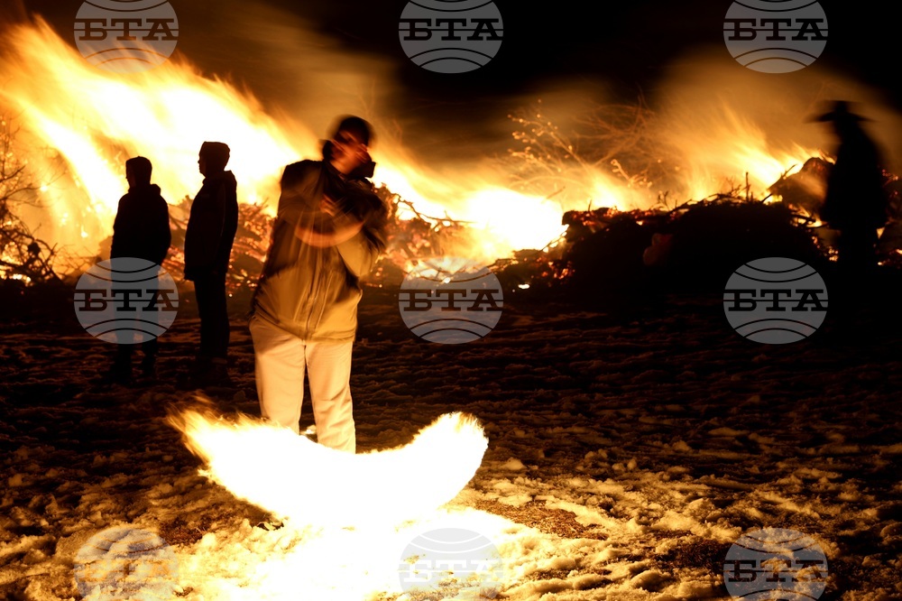 Село Лозен - месни заговезни - огън