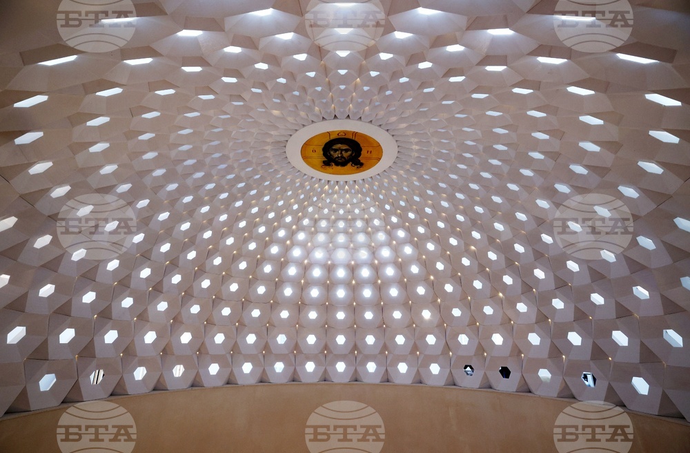 Великобритания - храм „Свети Йоан Рилски” - патриарх Даниил - света Божествена литургия