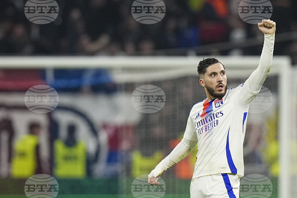 Борусия Дортмунд ще направи трети опит да привлече Раян Шерки