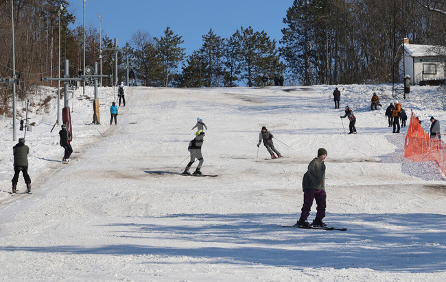 ДАМТН проверява преди началото на сезона въжени линии, скивлекове, асансьори и басейни в места за настаняване