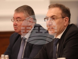 Министерски съвет - НСТС - извънредно заседание - Борислав Гуцанов