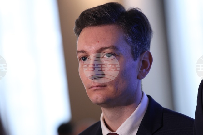  Заплатите в столичния градски транспорт са увеличени със 150% от 2018 г. до 2024 г., заявява зам.-кметът Иван Василев