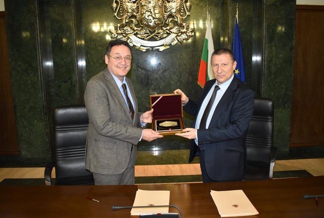 И.ф. главен прокурор Борислав Сарафов и испанският главен прокурор Алваро Гарсия Ортис подписаха Меморандум за сътрудничество между прокуратурите на двете страни